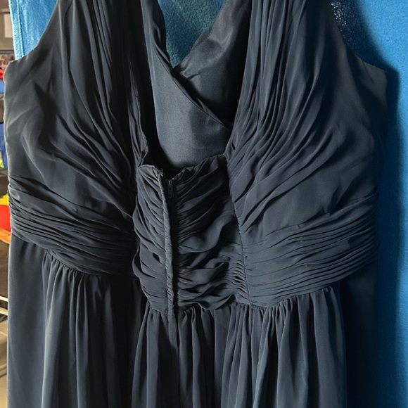 Women’s plus bridesmaid dress - Picture 2 of 3